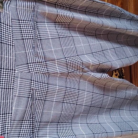 🇨🇦 Lily Morgan Women's Plaid Stretch Pant - Picture 3 of 7